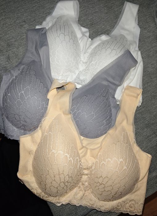 НОВИ сутиени р-р М умалени