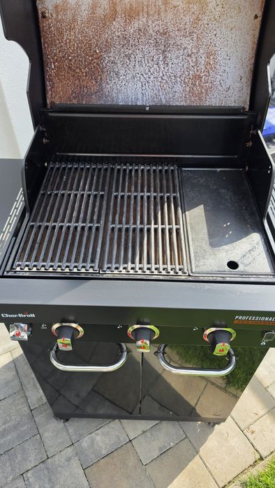 Grill CharBroil - stare impecabilă