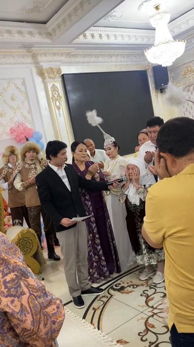 Тамада, асаба, шоумен