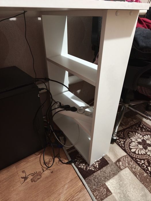 Продам компьютерный стол