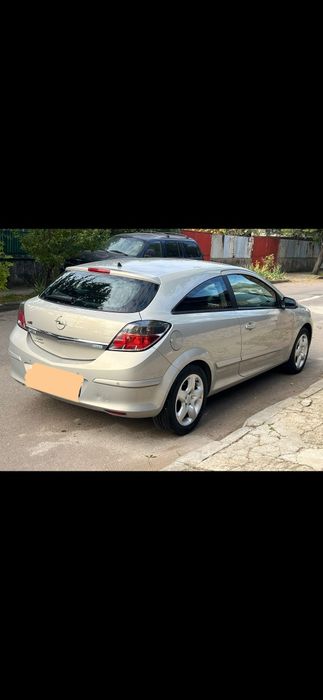 Opel astra H GTC  1.6 benzină