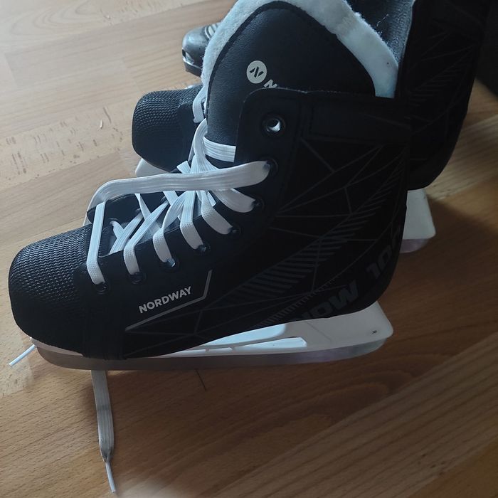 Продам коньки для мальчика