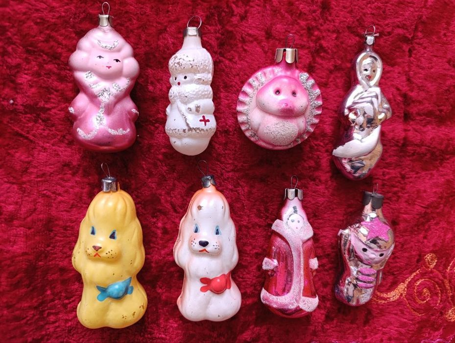 Ёлочка , ёлочные игрушкт , чеканка Олимпиада , картины , вымпел СССР