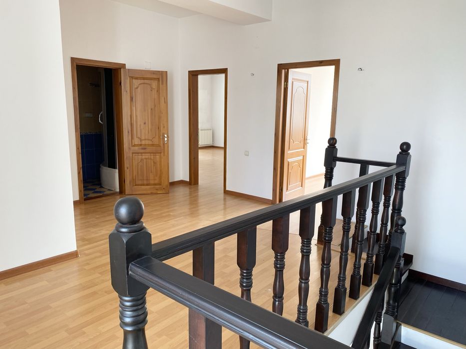 Продается 6 комнатный дом