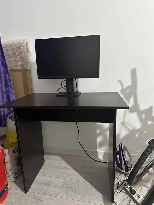 Birou pal de culoare maro