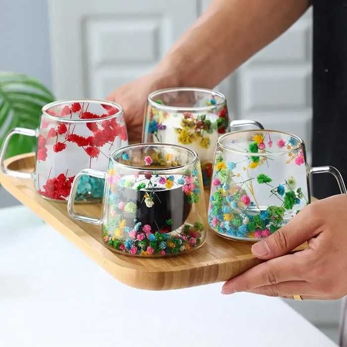 Стъклена чаша със сухи цветя CupHup