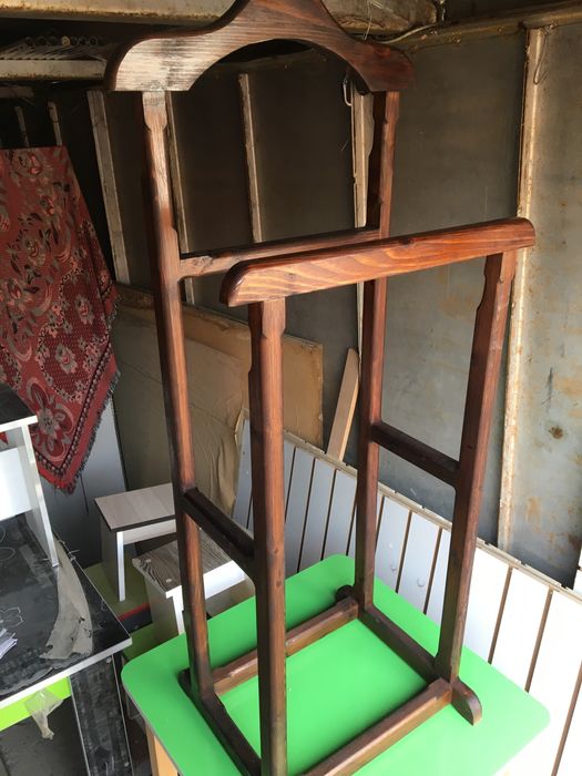 Немой слуга-вешалка, зеркало