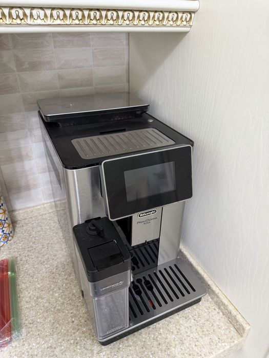Кофемашин Delonghi