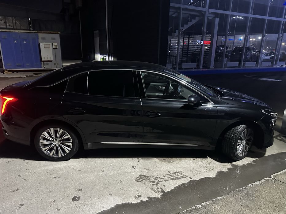 hongqi e-qm5 500Km Travel