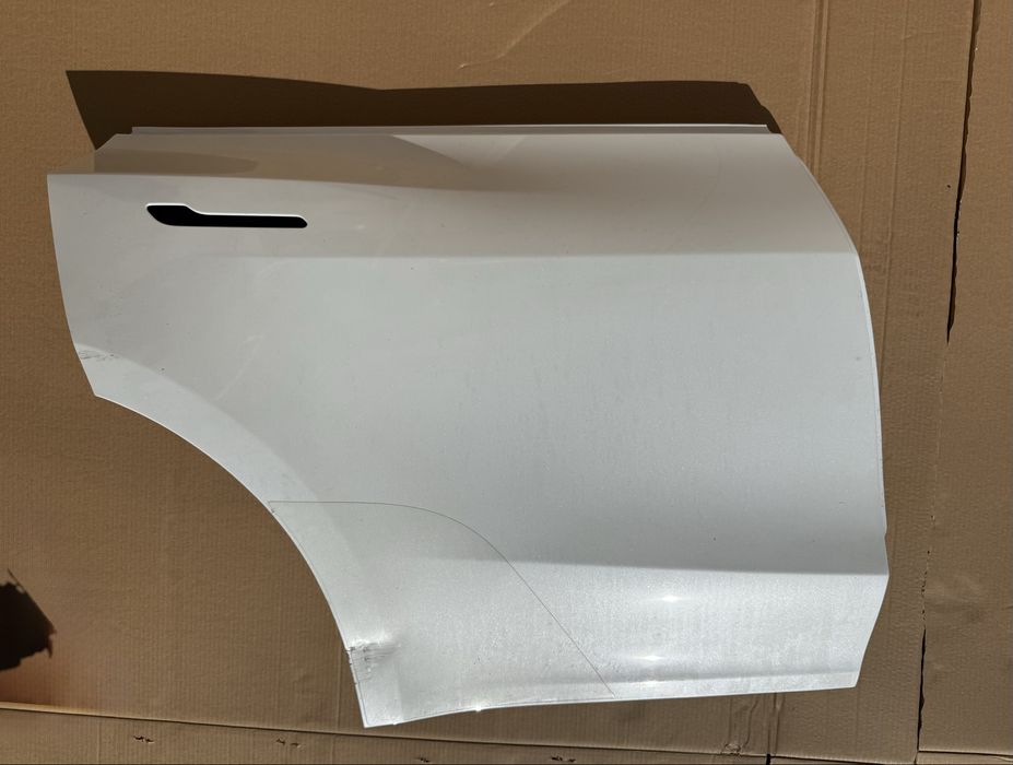 Врата Tesla Model Y