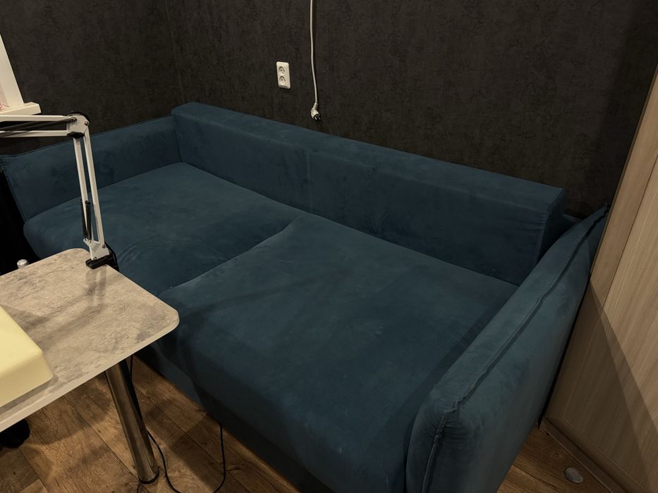 Продам диван двухспальный