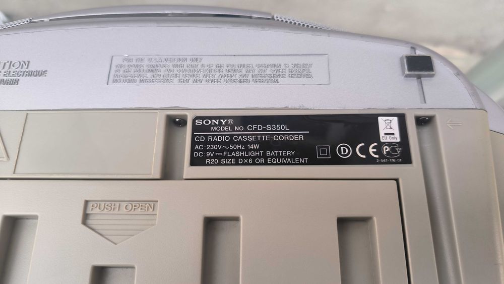 Продам магнитолу Sony CFD-S350L