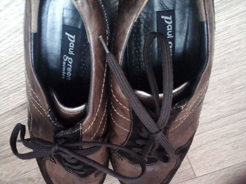 Намалени! Маркови спортни дамски обувки естест. кожа 2 чифта  39 и 40