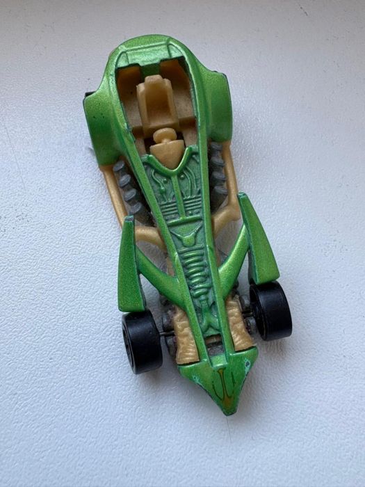 Машинка hotwheels