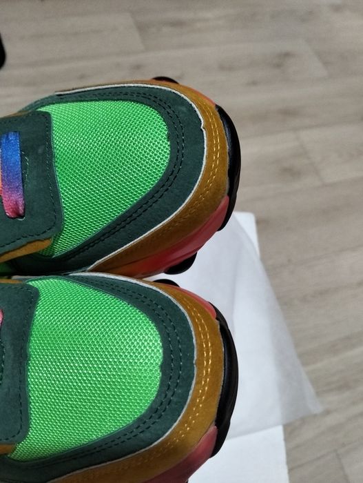 Срочно продам новую кроссовку