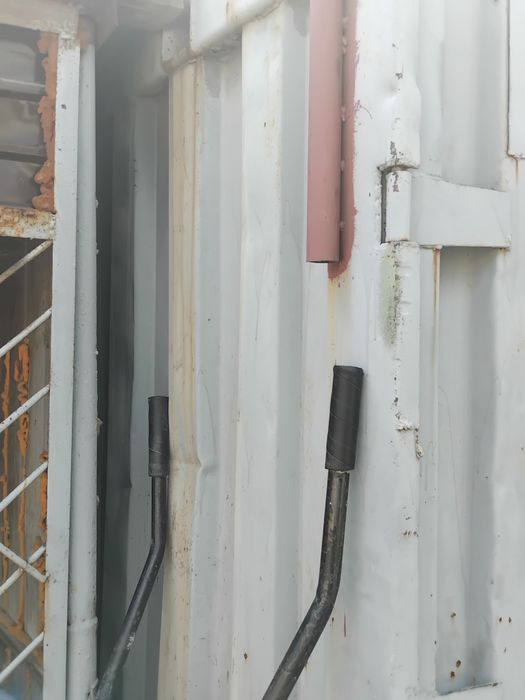 Продам Вальер с угляркой вместе добротно сделано