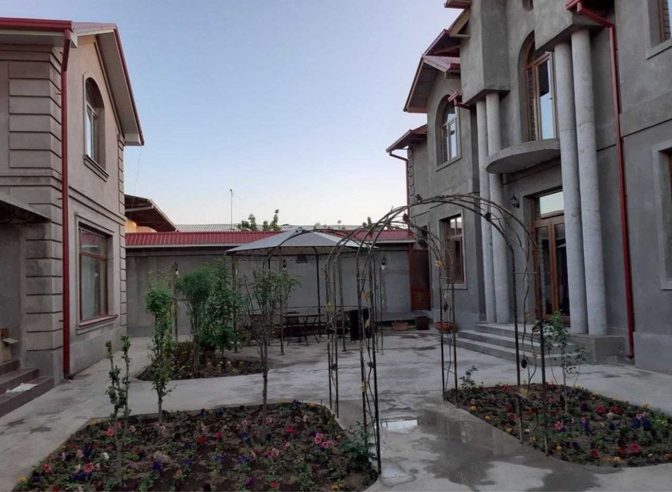 Yunusobod rayon 6 sotu uchastka 11 xona evro remont 2022