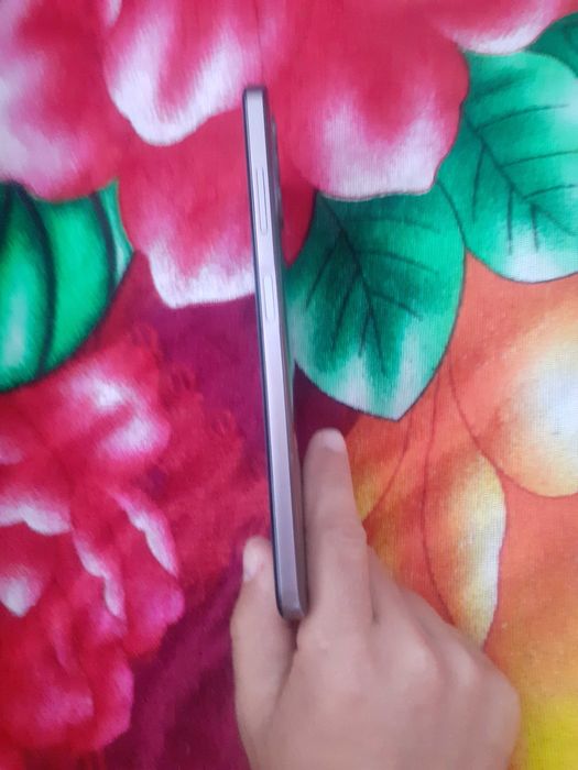 Nokia G21                                b