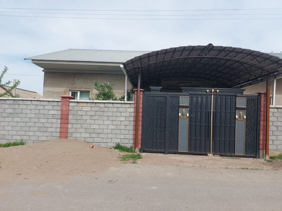 Продаётся уютный дом с участком