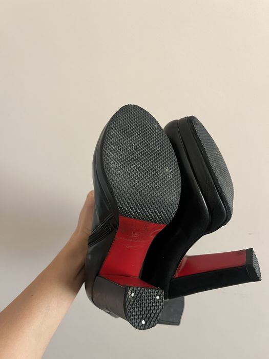 Сапоги осенние на каблуках