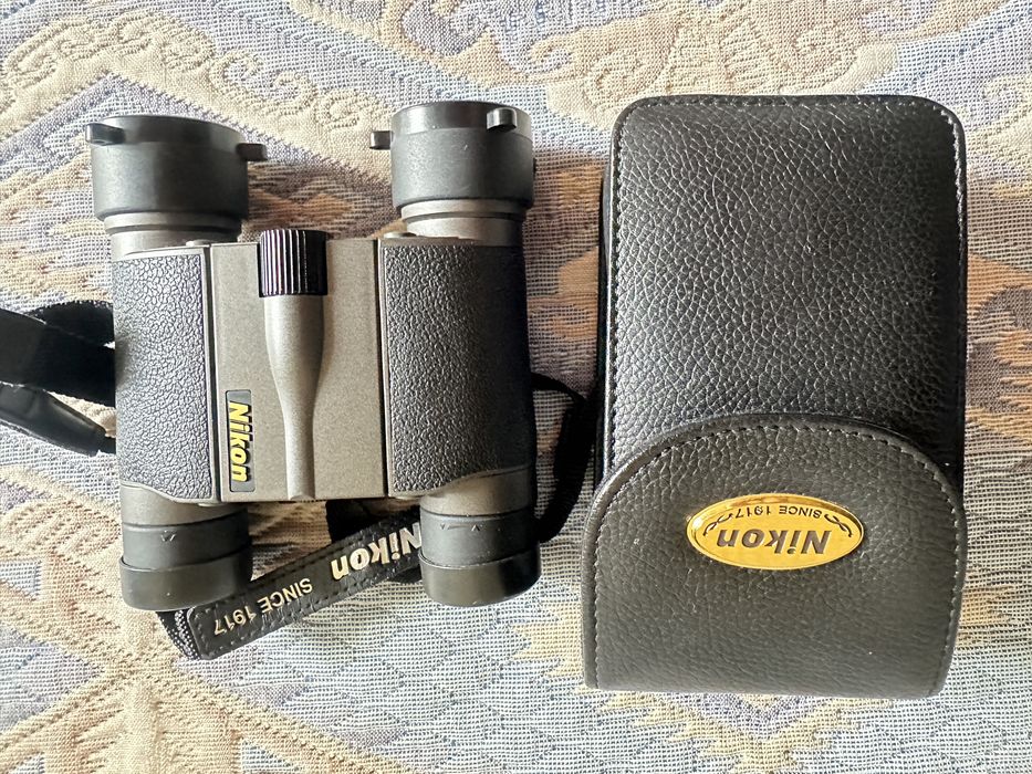 Бинокль Nikon High Grade HG L 10x25 DCF