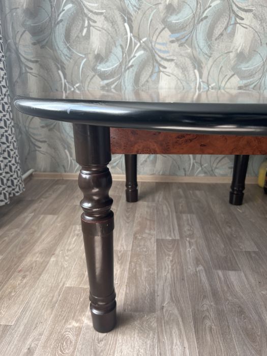 Стол обеденный продам