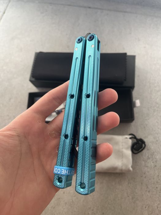 Jucărie Balisong butterfly trainer, nu este ascuțit nu poate fi ascuțit.