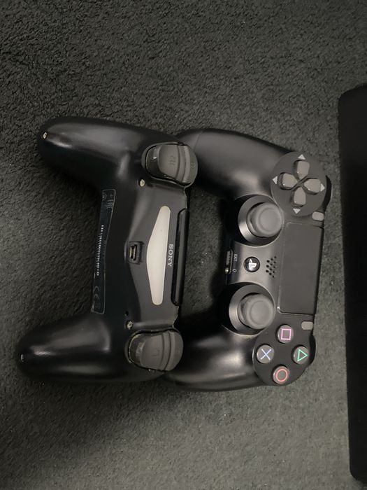 •PS4 SLIM 500GB.