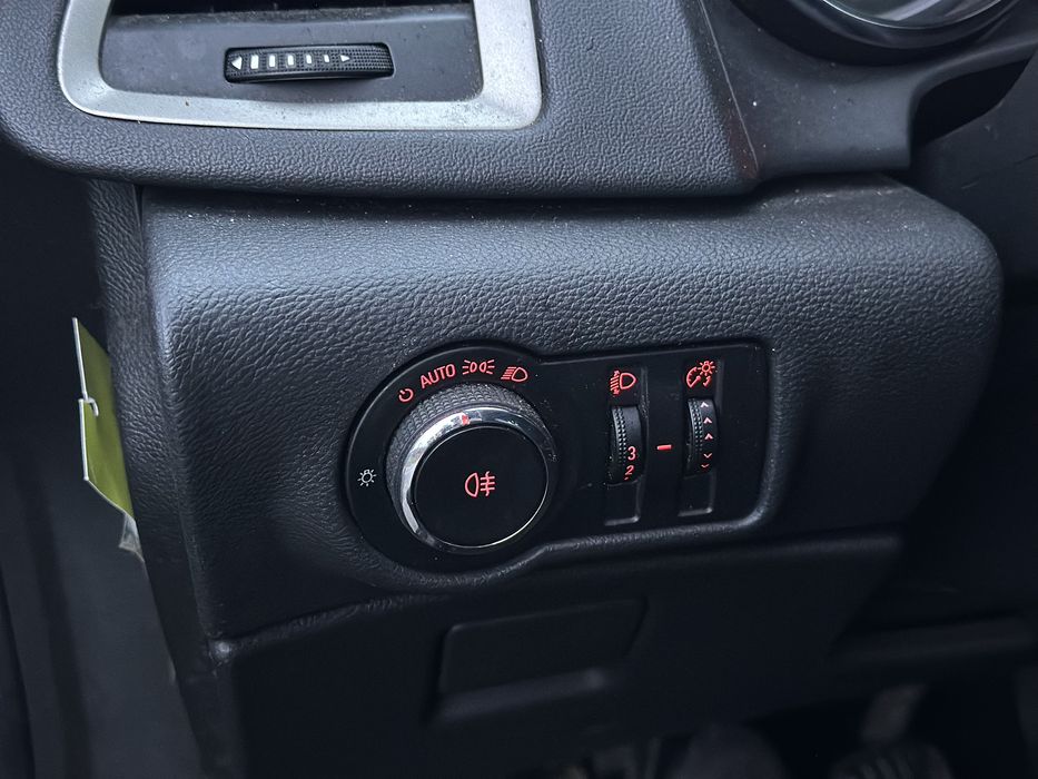 Opel Astra J 2012 1.4 Benzină Turbo / Rate / Acte / Ușor Avariat /