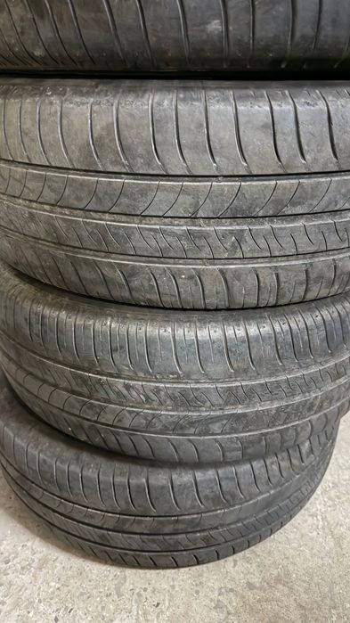 Летни гуми (използвани)  215-60-16