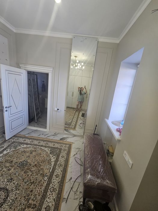 Готовое зеркало с парящей подсветкой