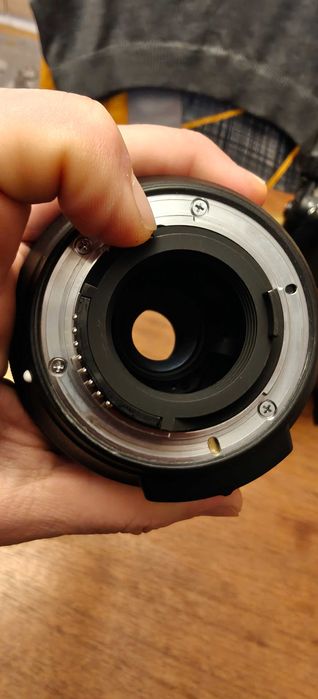 Запазено Nikon D7200 + обективи и филтри