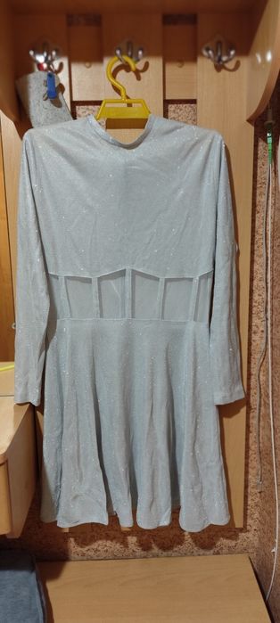 Платье нарядное 46 размер