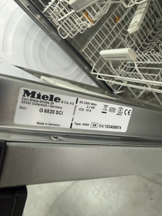 Съдомиялна MIELE 60/см с три кошници