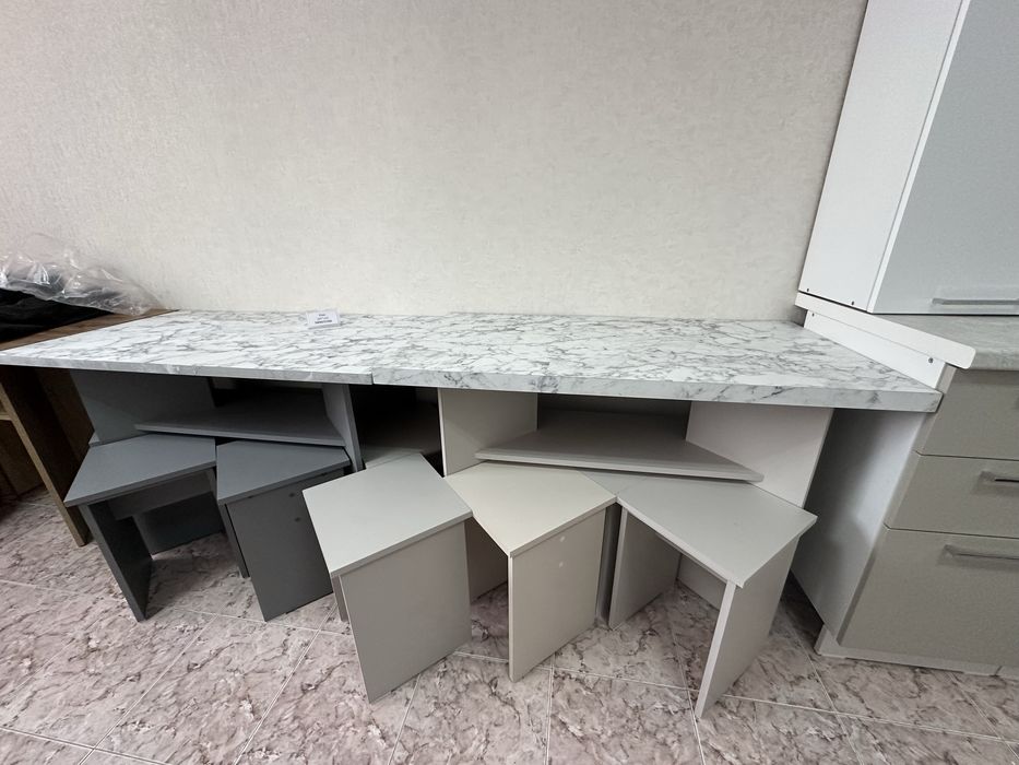 Столы обеденные в наличии различной расцветки. Столешница постформинг