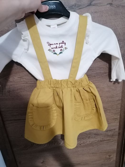 Costum bebeluș fetita mărimea 74 (6-9 luni)