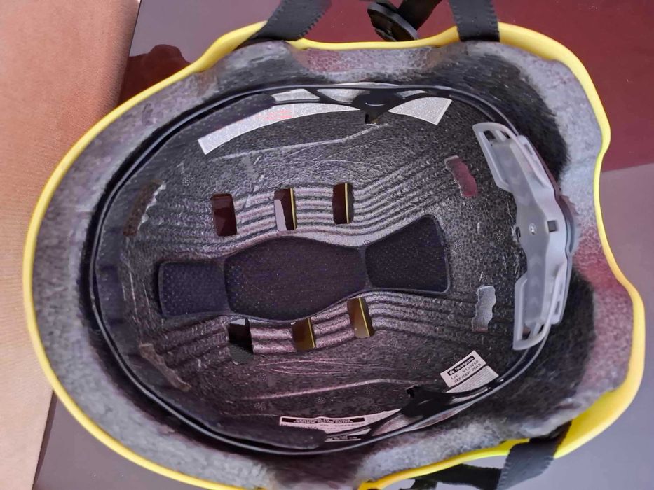 Каска Bluegrass Superbold Lime Matt М