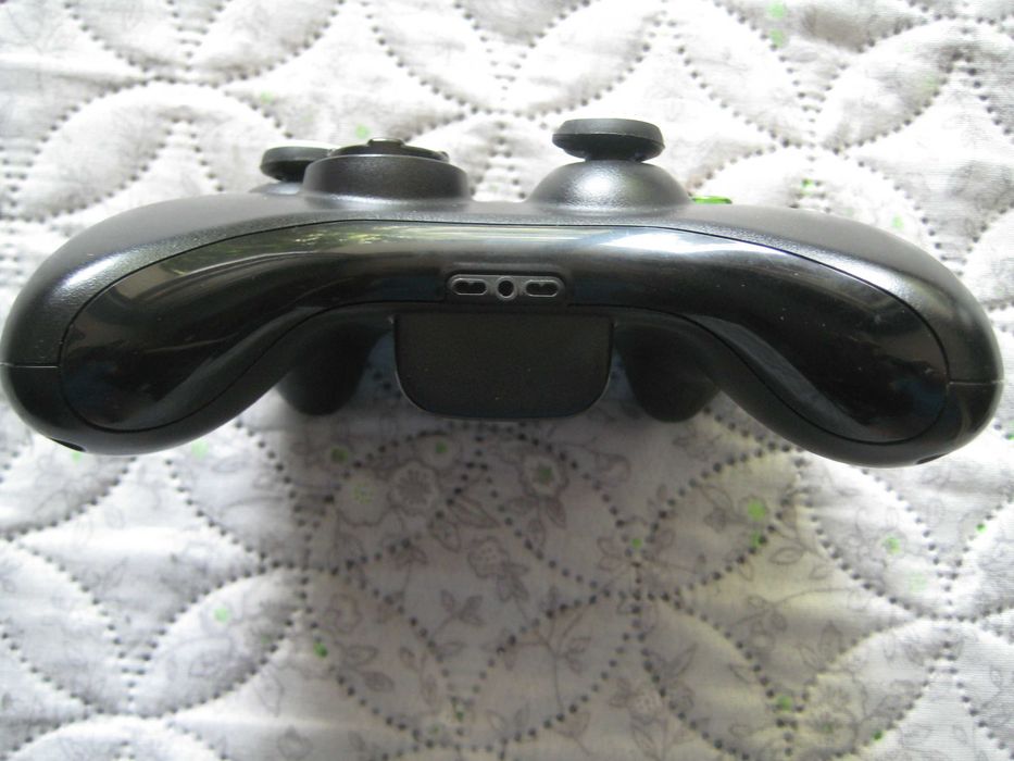 Продавам оригинален контролер за XBOX 360