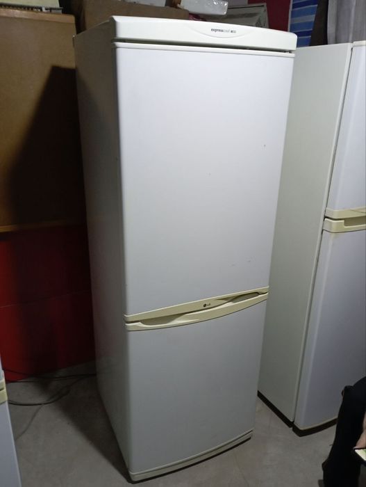 Холодильник срочно продается