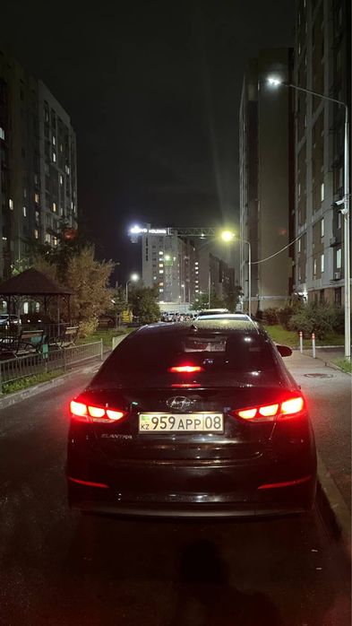 Hyundai Elantra 2017.