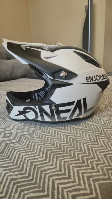 Професионална каска ONEAL размер M най-висок стандарт на защита