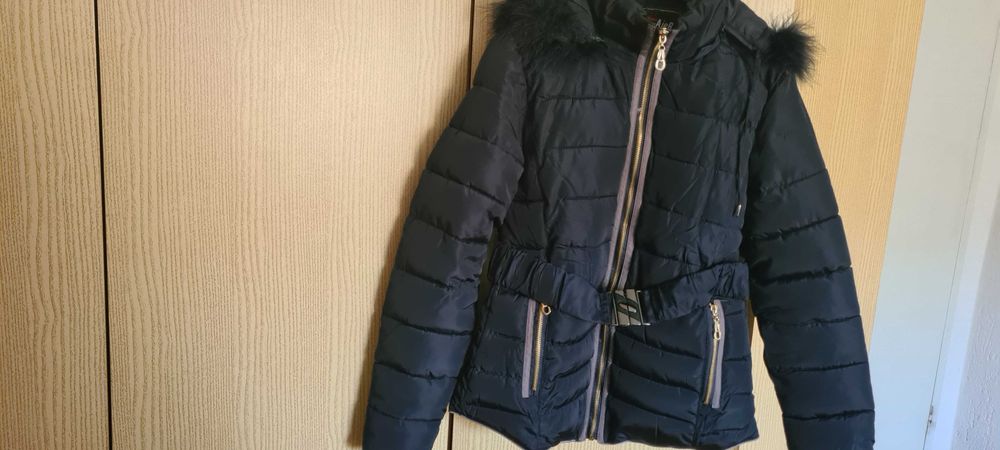 Дамски якета черно и синьо