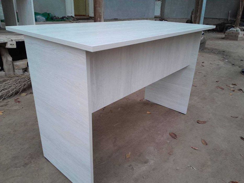 Parta va kampyuter stoli