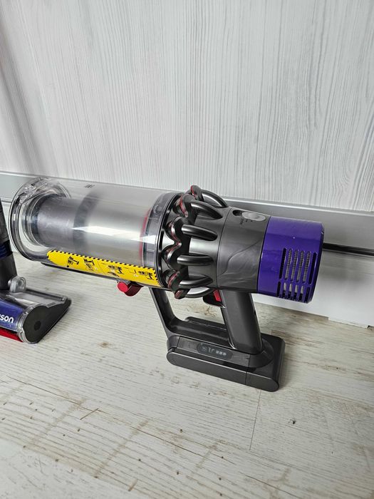 Прахосмукачка DYSON V10