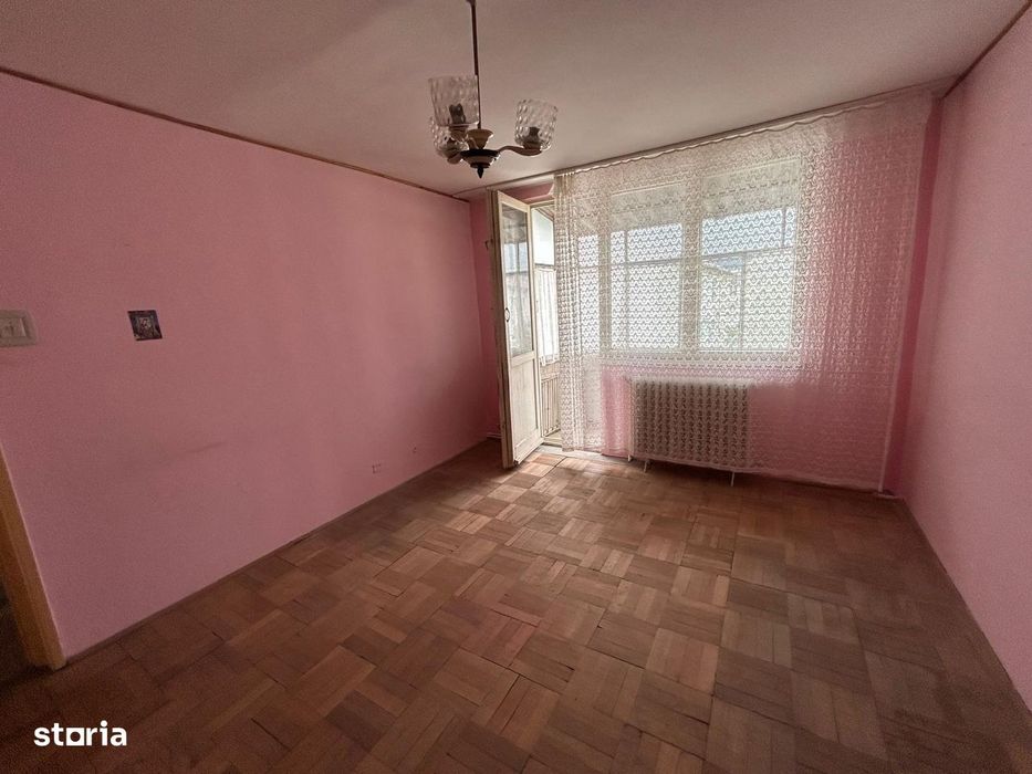 De vânzare – Apartament cu 2 camere, decomandat, bv dacia etaj 4