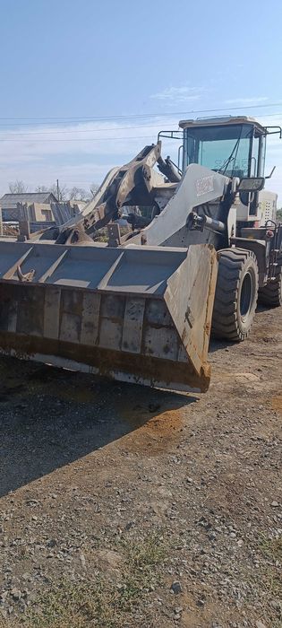 Погрузчик фронтальный GOODWORK LX320E