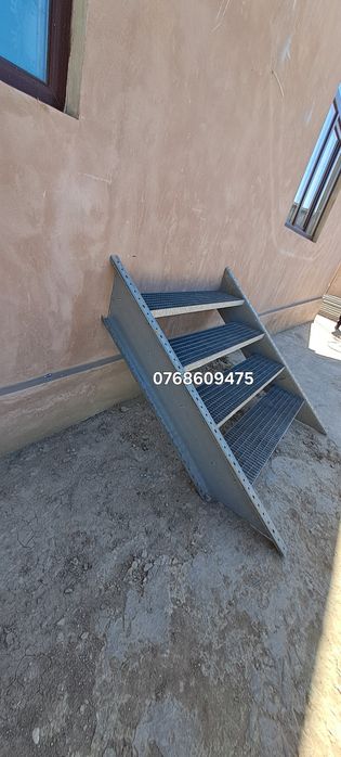 Scări metalice zincate