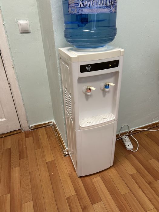 Кулер для воды IVI