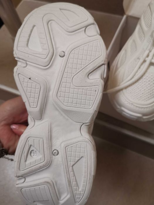 Маратонки 35 номер