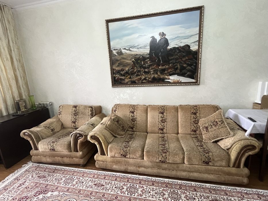 Диван и кресло б/у